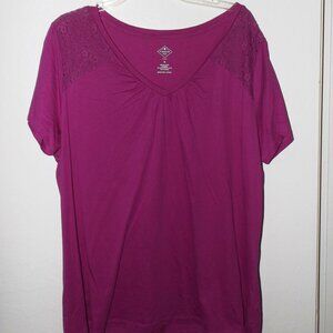 St.John's women's T-shirt, purple XL-1X New, no tag (#EV1645)